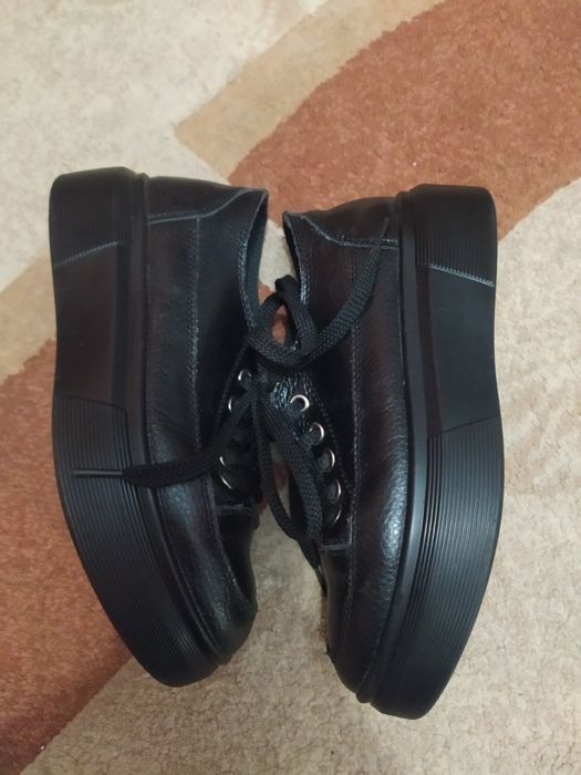 Взуття для дівчини