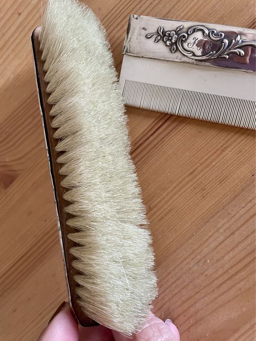 Conjunto de escova e pente em prata