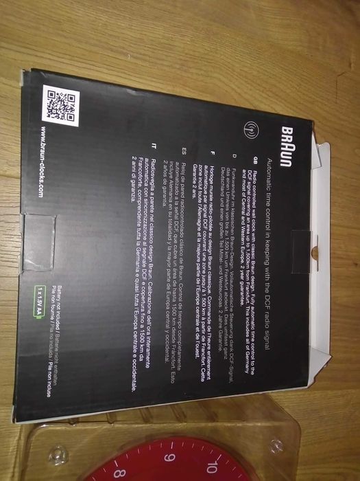 Zegar ścienny radiowy Braun czerwony bordowy 20cm BC06R radio control