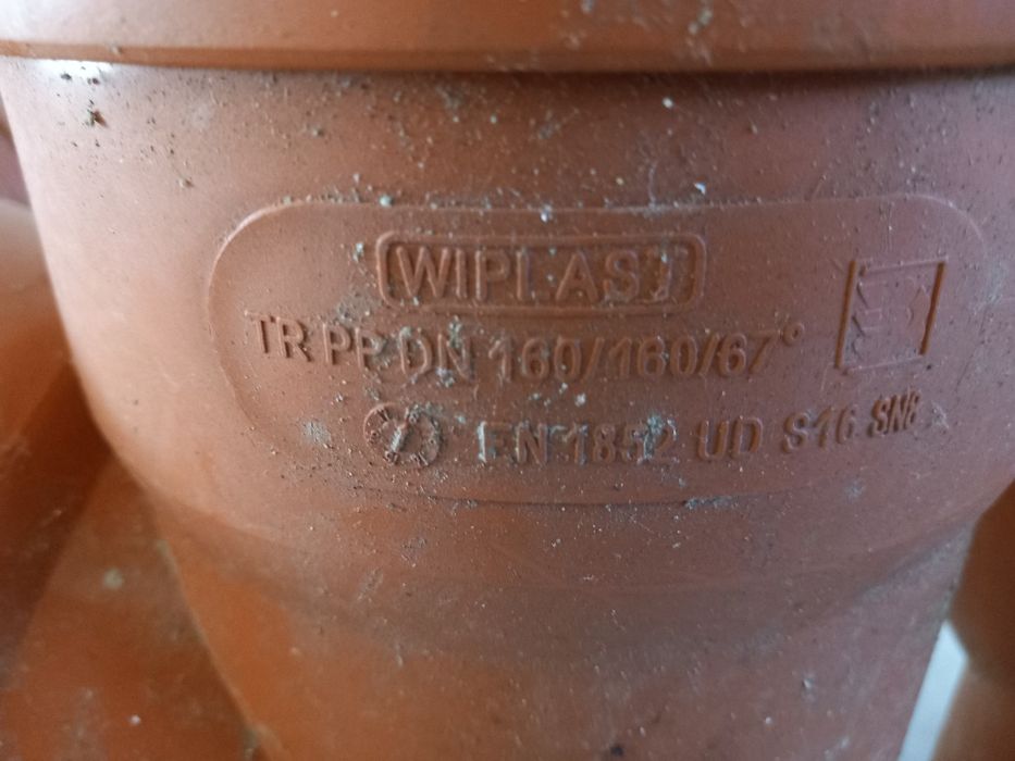 Trójnik kanalizacyjny PCV  160/160 67 stopni czerwony ziemny