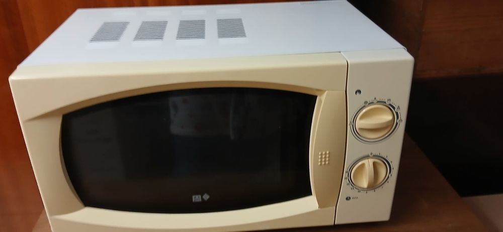 Micro-ondas cor branco