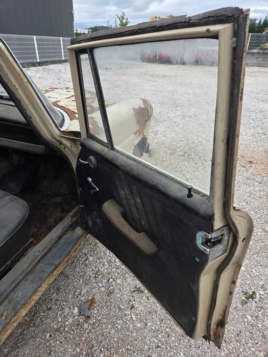 Mercedes 190 D rabo de peixe