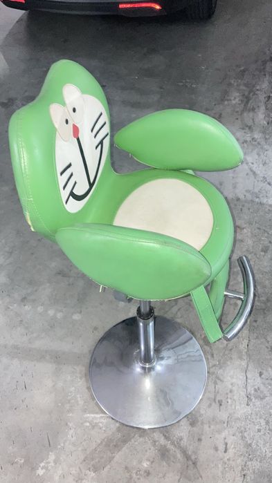 Banco de cortar cabelo a criancas