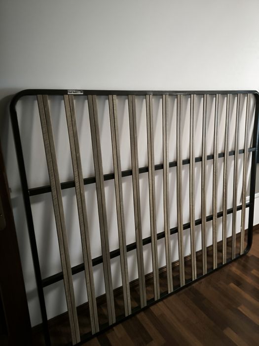 Cama casal como nova com estrado extra