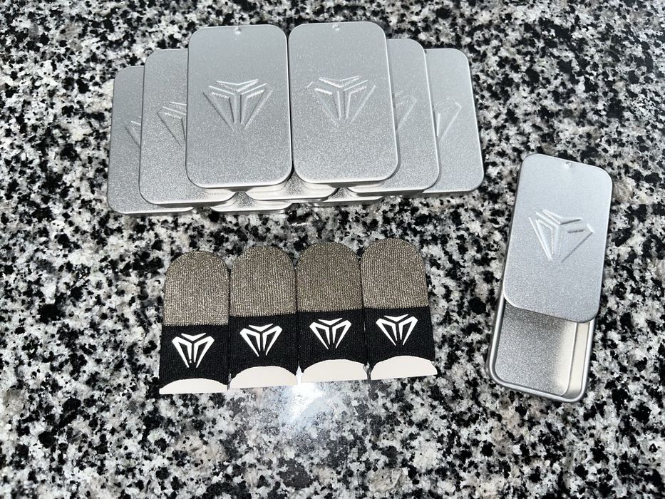 Напальчники для игр, кейс + 4 напалечника