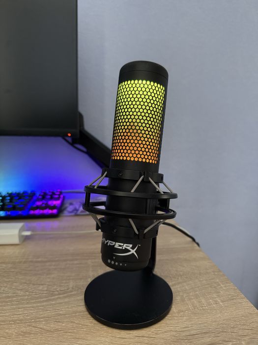 Микрофон HyperX Quadcast S