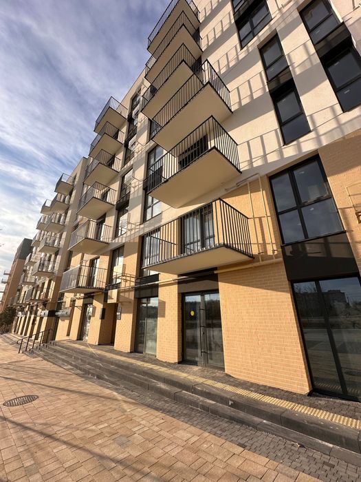 Оренда комерції 60м,ЖК Садова Алея,Пустомити,фасадне,1 поверх,4 вікна