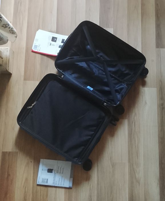 Продам чемодан Esmara  4 колесах