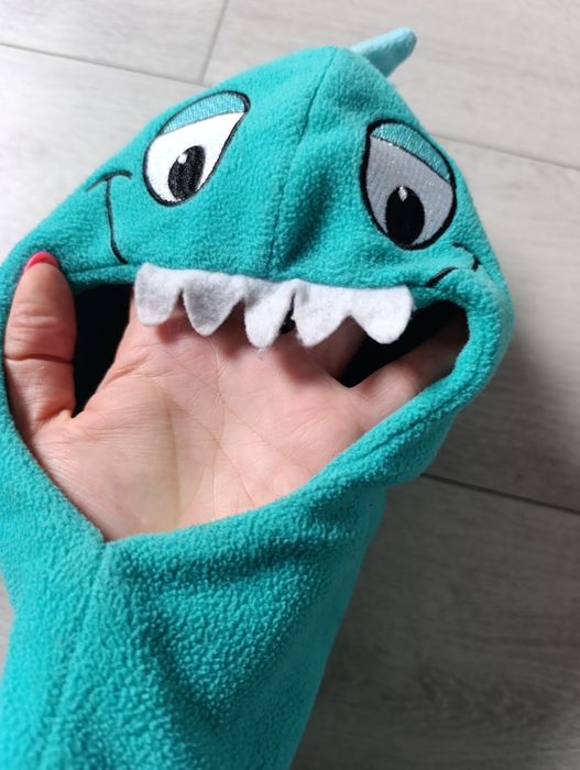 Czapka kominiarka smok dinozaur zęby 74 80