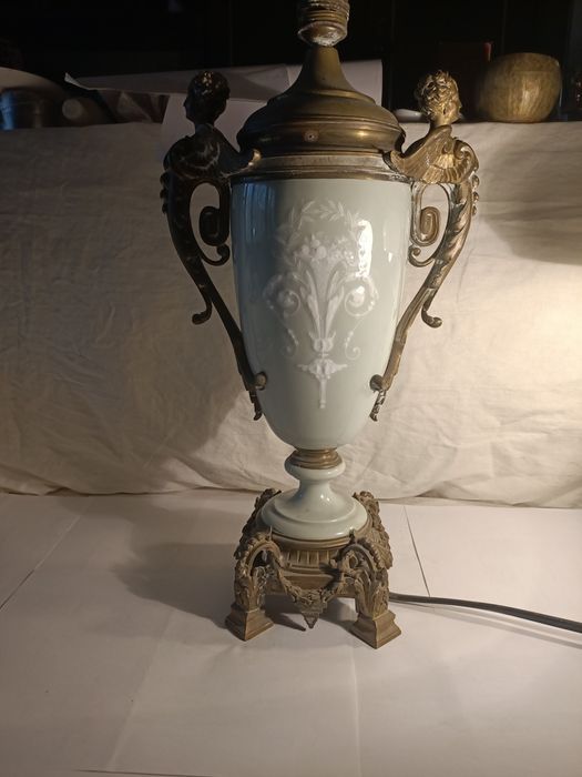 Lampa zdobiona  - pate sur pate ?