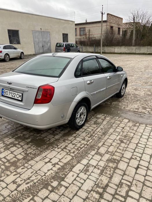 Продам лачетті в хорошому стані