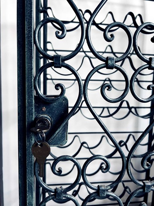 Garrafeira Vintage em Ferro Forjado - 36 Garrafas