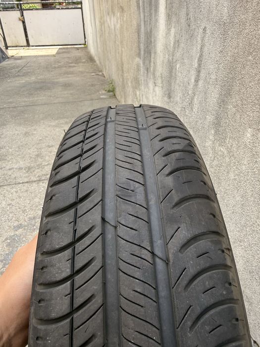 Pneu Michelin 165/70 14R seminovo