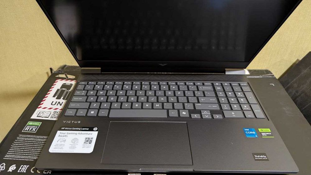 HP Victus Gaming 15-fa2082wm (B5EQ3UA) — бюджетний ноутбук з RTX 4050!