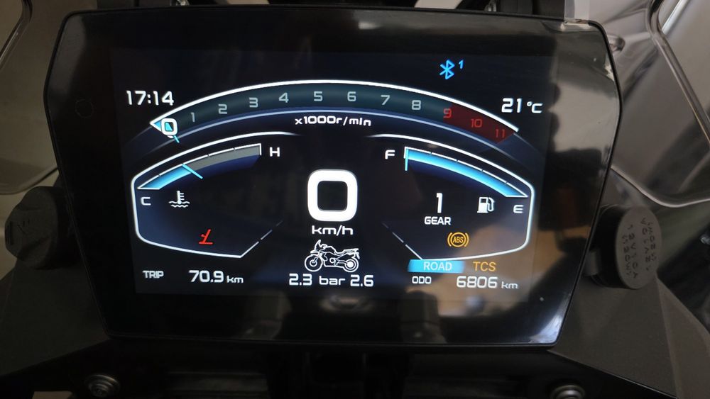 Voge DSX 900 de 2024 com 6800 km's