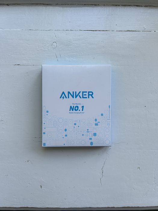 Павербанк Anker Magsafe
