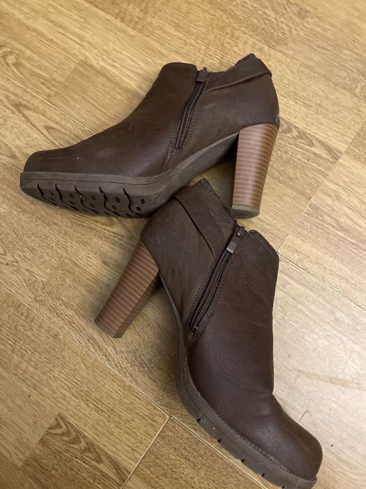 Botki z ekoskory roz. 40