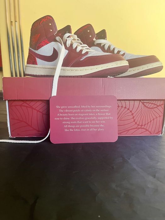 Air Jordan 1 WMNS