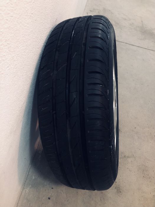 Pneu opel zafira como novo