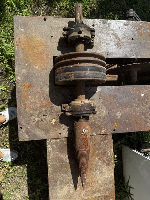 Циркулярка   з   дровоколом   !!!