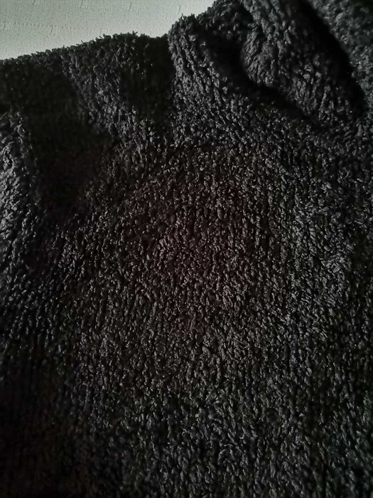 Czarny ciepły sweter z kapturem Best Connections rozmiar 40/42