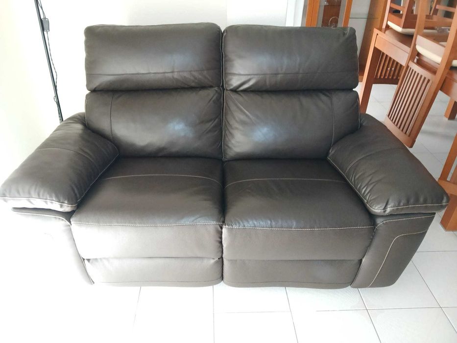 Sofá de pele usado