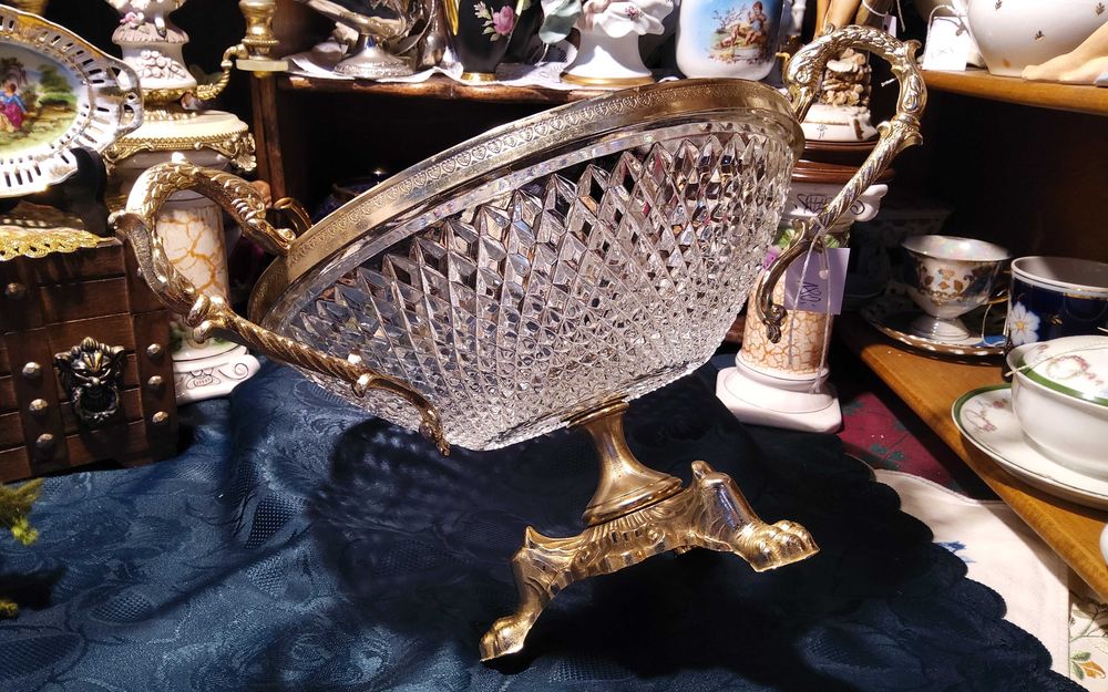 Kryształowa owocarka w mosiężnym okuciu