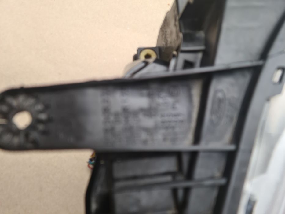 Lampa Przednia Prawa Bi Xenon  Ford Mondeo mk4 Lift