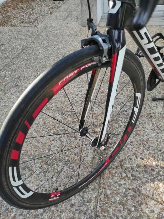 Bicicleta estrada Scott em carbono