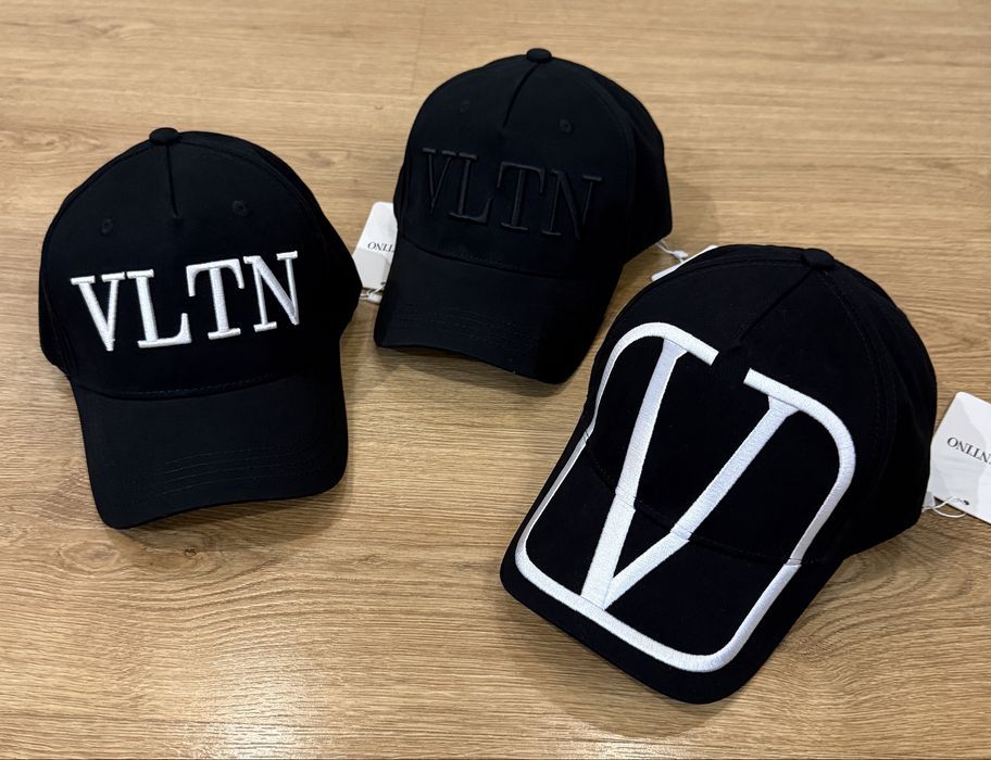 Кепка VLTN Valentino cotton чорна