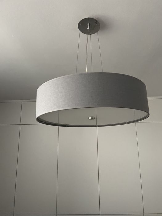 Szara lampa wiszaca okrągła
