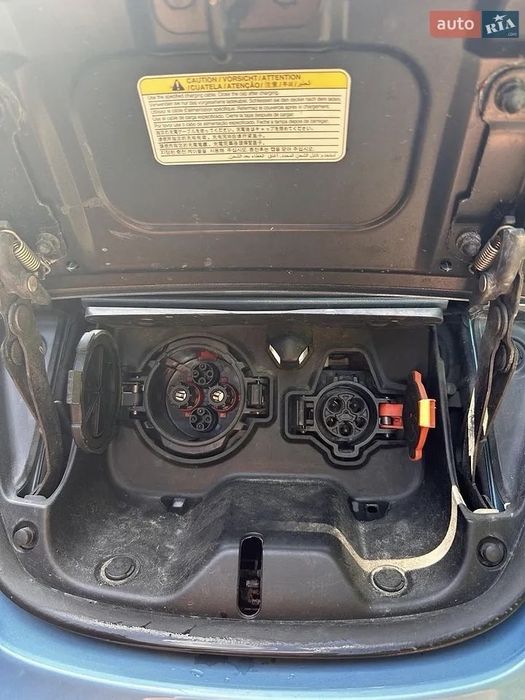 Продам електромобіль Nissan leaf