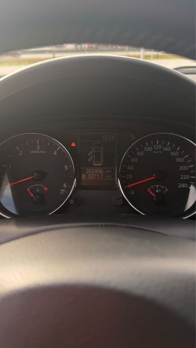Nissan Qashqai NJ10