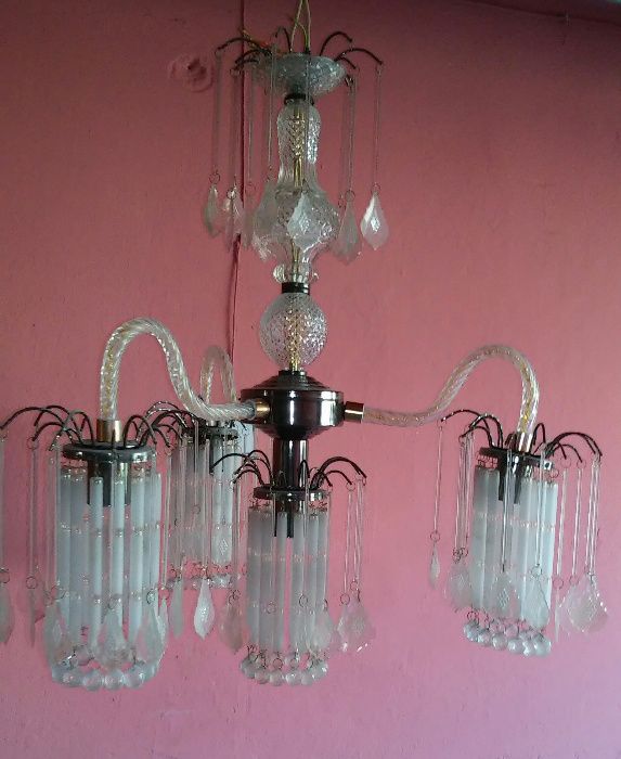 Lampa , żyrandol , kinkiet.