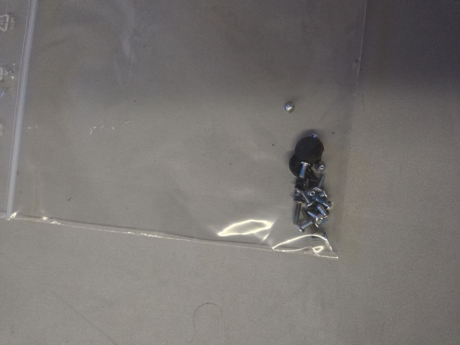 Sprzedam zestaw śrubek do laptopa HP Compaq mini 311