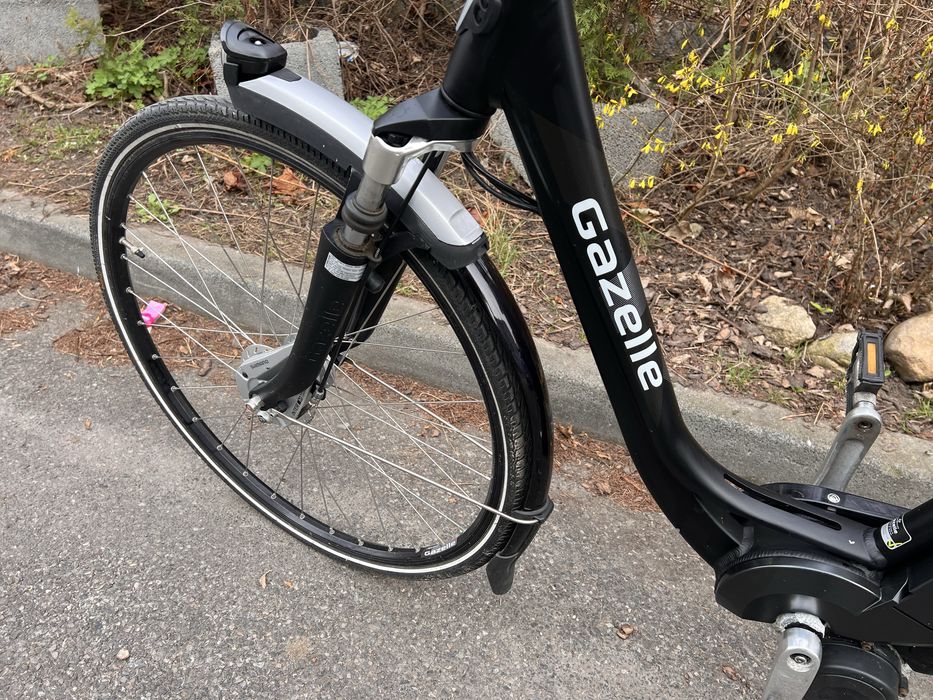 Ladny rower elektryczny GAZELLE z silnikiem centralnym IMPULSE 36v /B