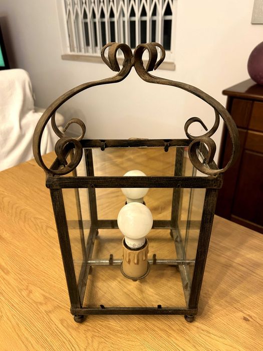 Candeeiro/Aplique - parede interior - em ferro forjado