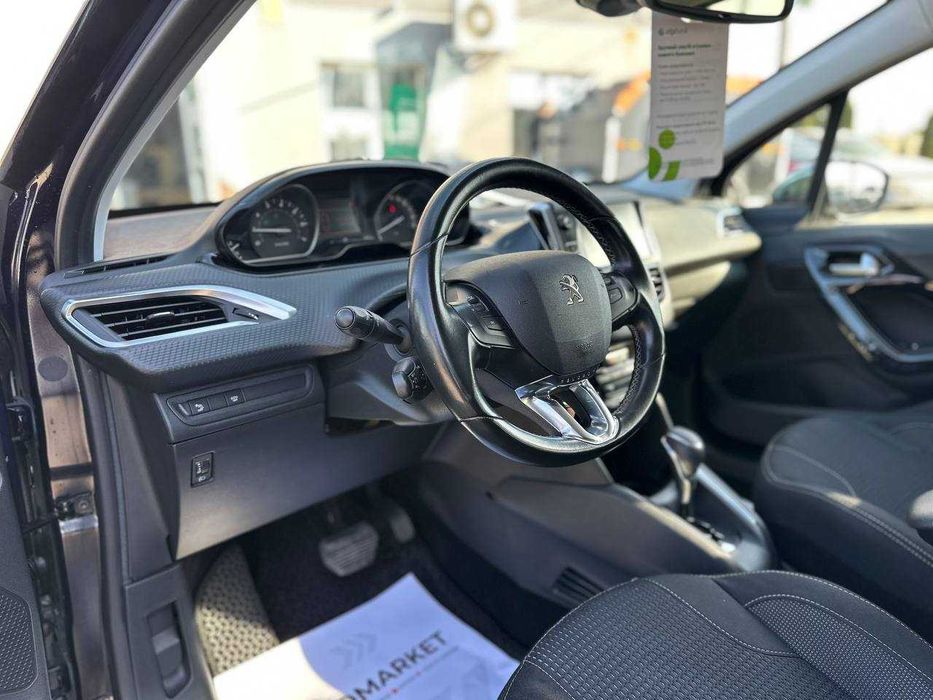 Peugeot 208 2019рік 1.2 Бензин Автомат