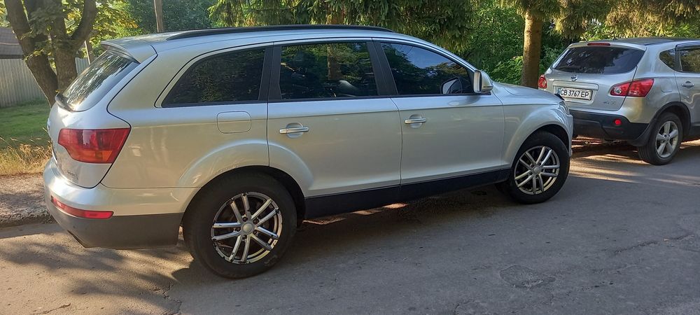 Продам AUDI Q7 2007року 3.0 TDI