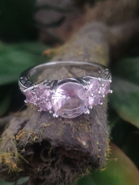 Anel Prata Zircônias Rosa