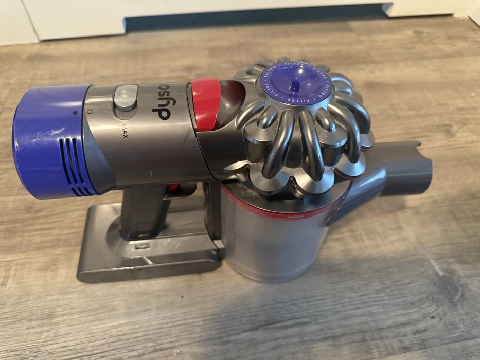 Odkurzacz bezprzewodowy Dyson V8 Absolute | Zestaw akcesoriów, stan bardzo dobry