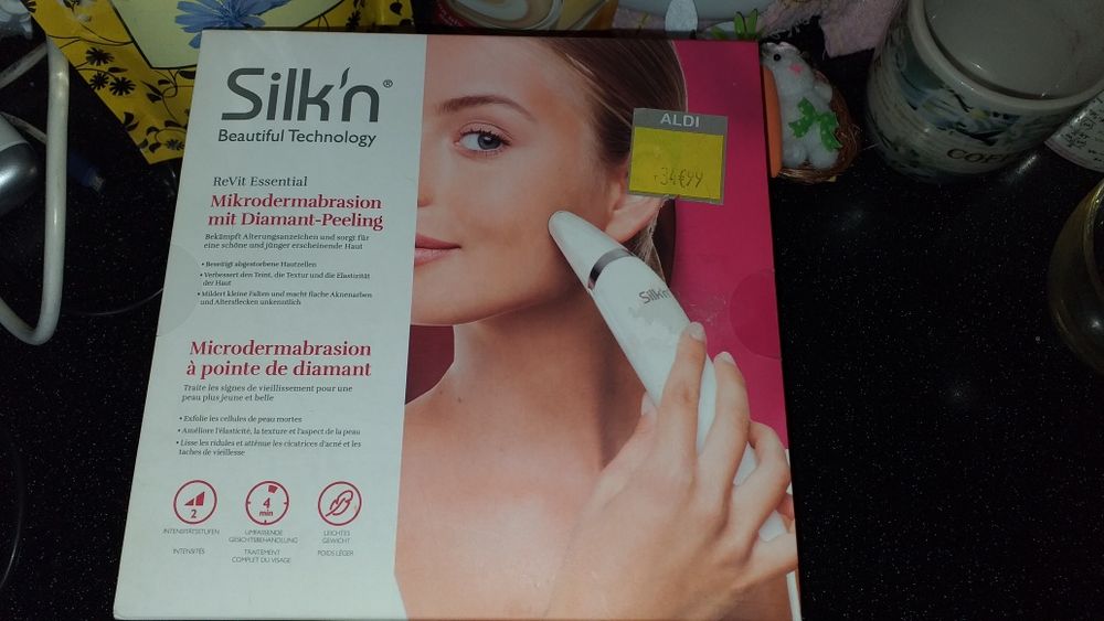 Продам очищающий пристрій для обличчя з ефектом пилінгу.
Revit Silk'n