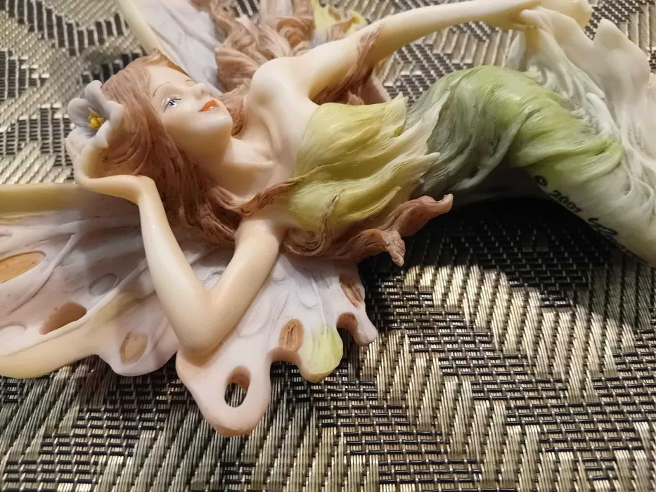 Sprzedam  figurkę  kobiet