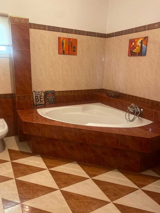 Moradia V5 no bairro dos Penedos Altos