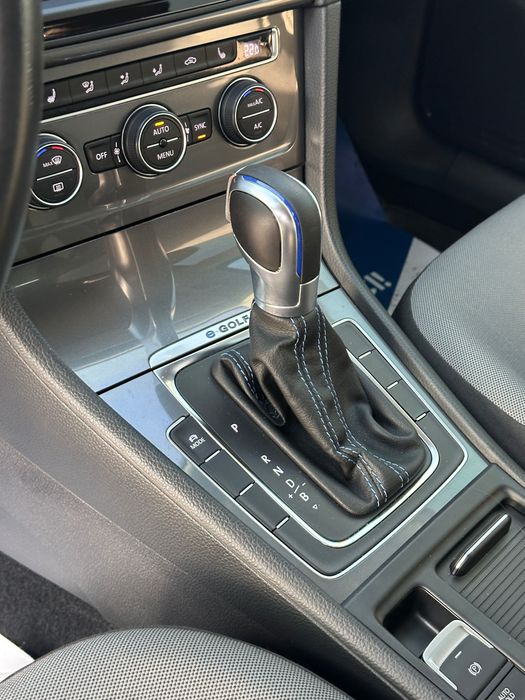 Продам Volkswagen e-Golf 2014 рік можлива розстрочка, кредит, обмін!