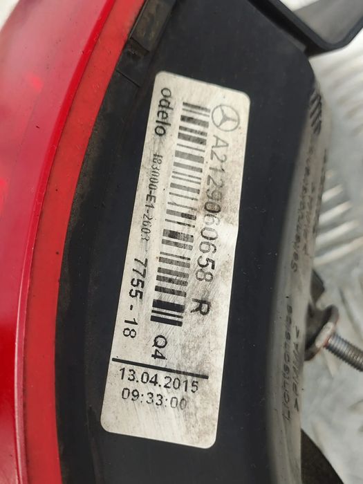 Farolins Tras Traseiros Esquerdo Direito Originais LED Mercedes Benz