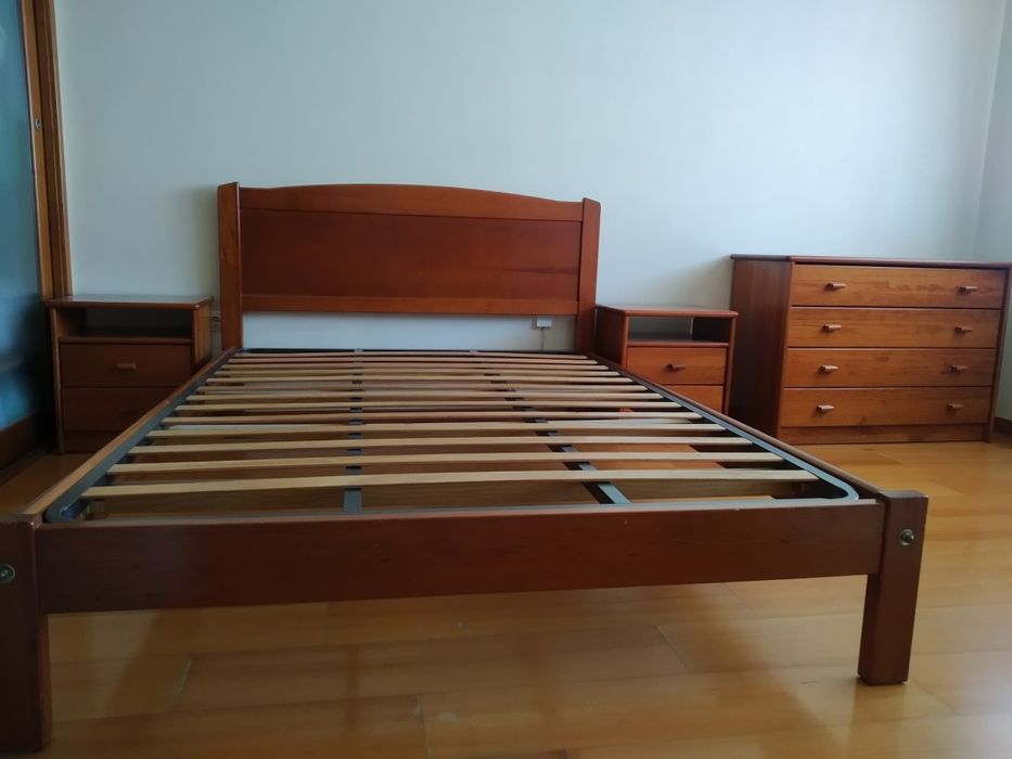 Quarto em madeira maciça