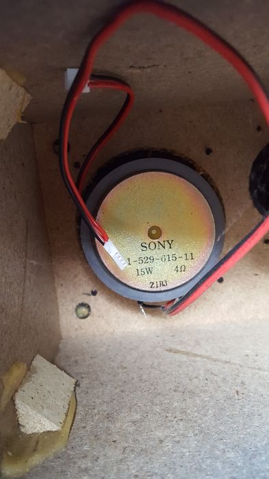 Две колонки. не рабочие. Sony 45w