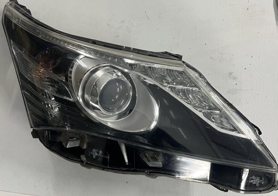 Фара права Toyota Avensis t27 передн прав фара з Авенсіс Т27 2013р