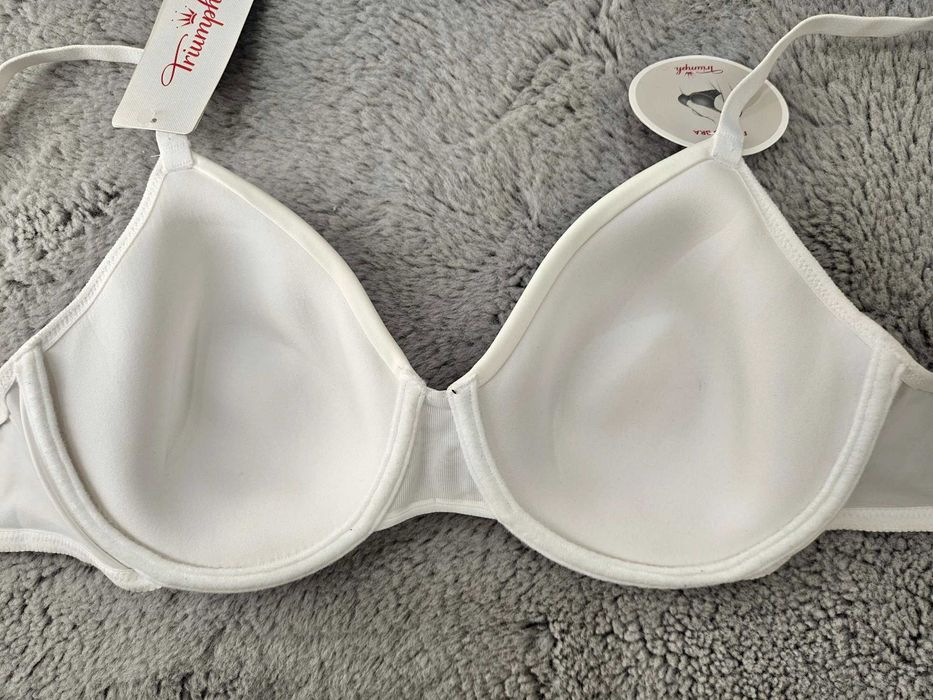Biustonosz Triumph 90A biały z fiszbiną Soft Sensation WP